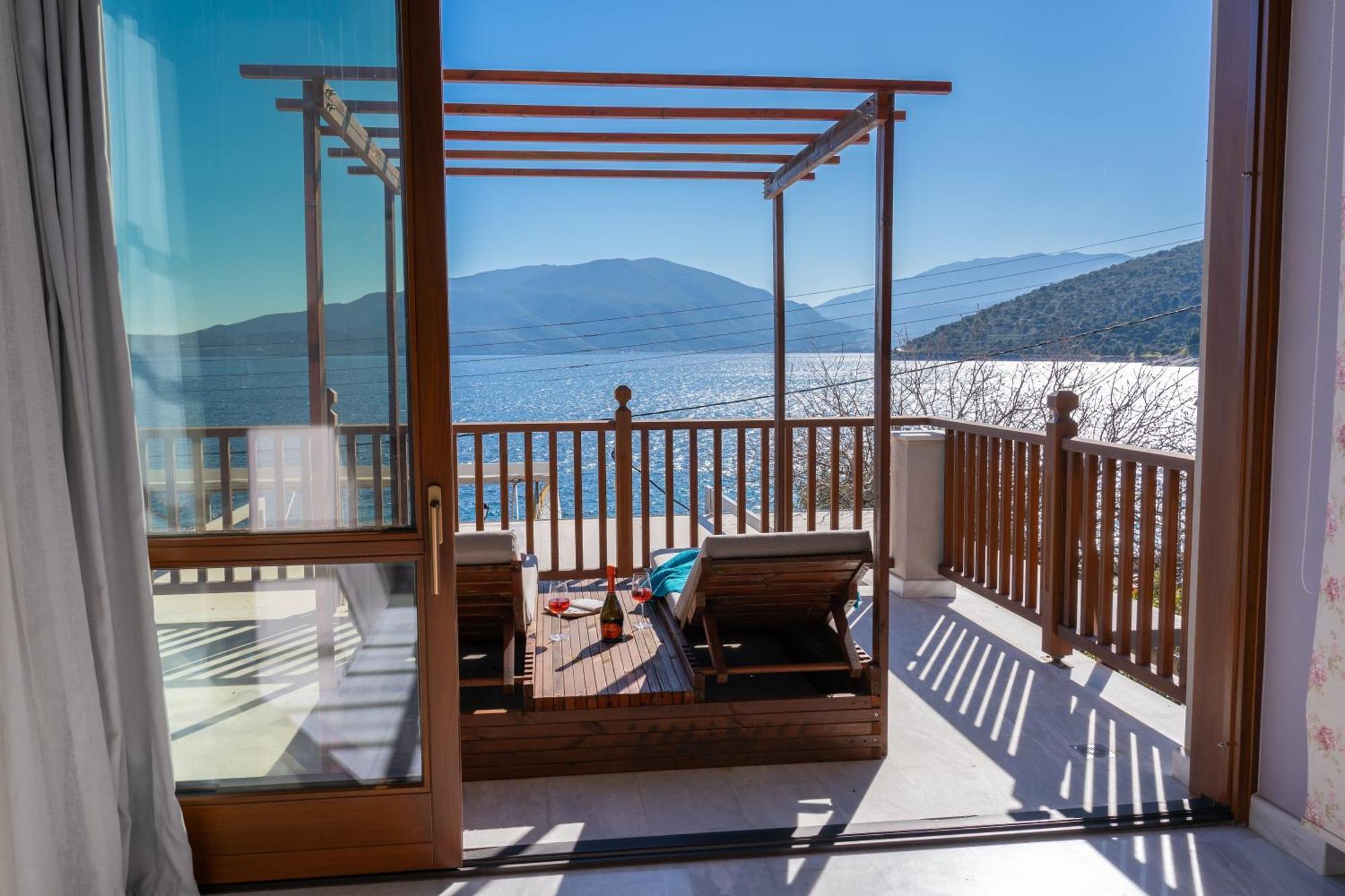 Sea Rock Apartment Айя-Евфимия Экстерьер фото