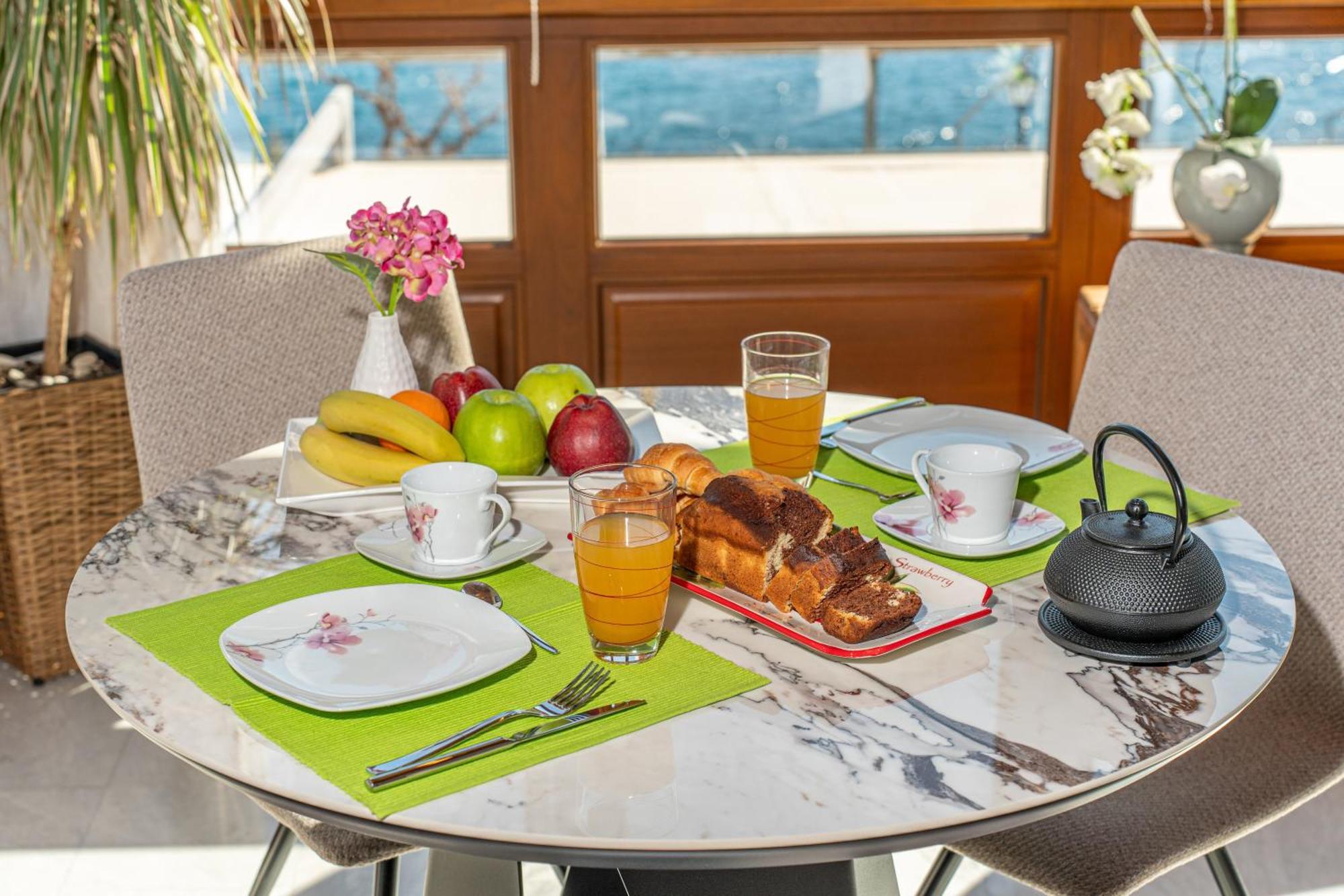 Sea Rock Apartment Айя-Евфимия Экстерьер фото